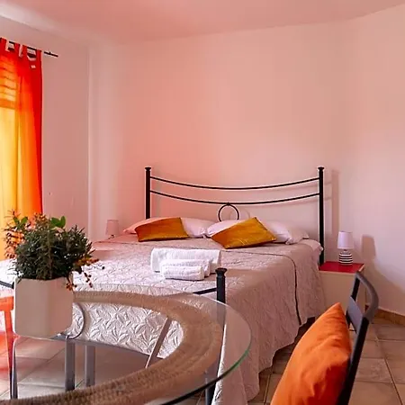 Residenze Il Girasole מלון דירות