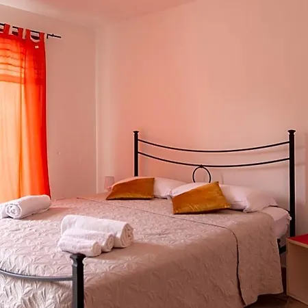 מלון דירות Residenze Il Girasole גולפו אראנצ'י